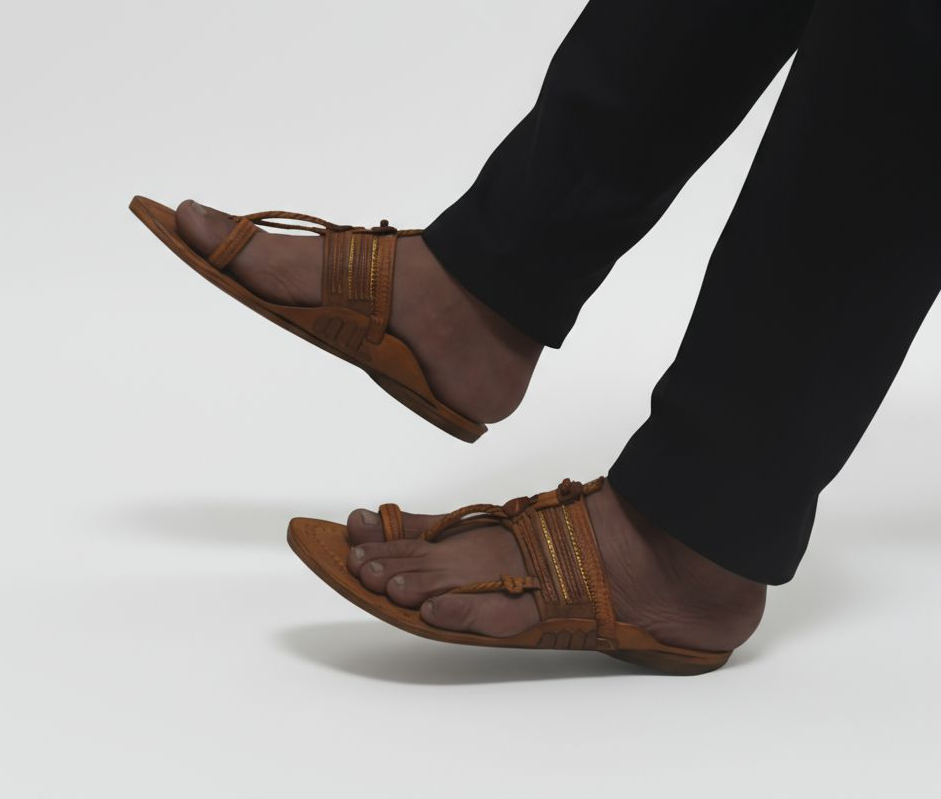 Handcrafted Kolhapuri Floral Toe Ring Chappal - Tan Leather