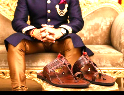 Handcrafted luxury Kolhapuri Pom-Pom Toe Ring Chappal – Mahogany Brown