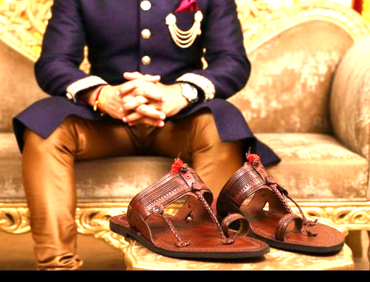 Handcrafted luxury Kolhapuri Pom-Pom Toe Ring Chappal – Mahogany Brown